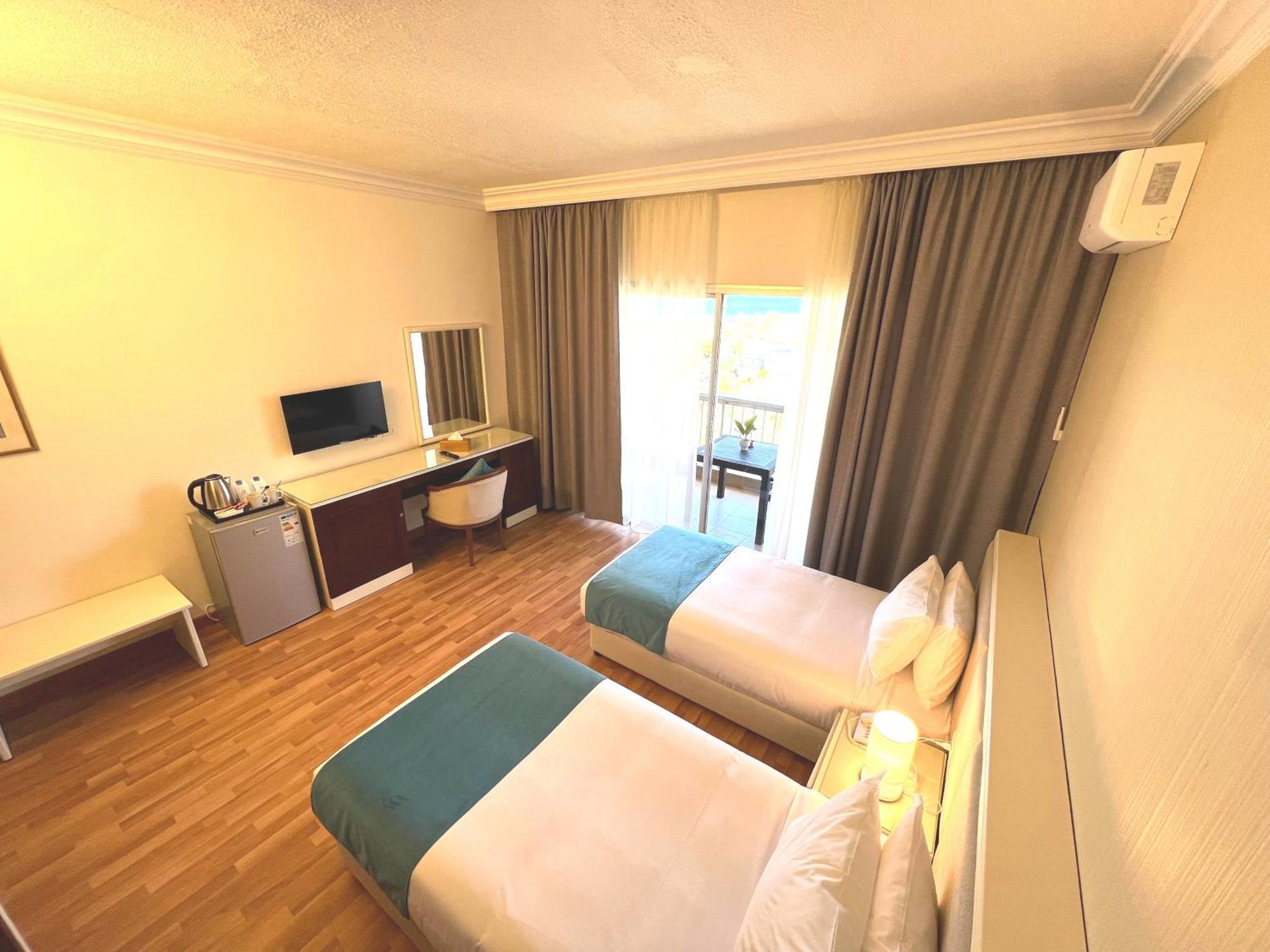 Hotel Mediterranee Beyrouth Exterior photo