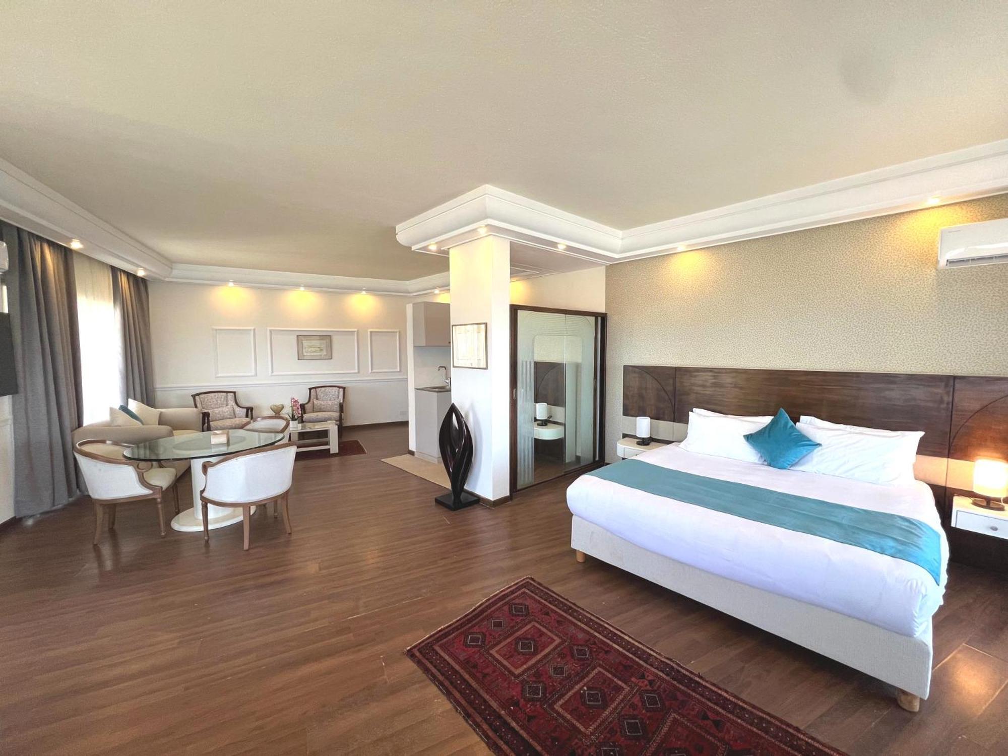 Hotel Mediterranee Beyrouth Exterior photo