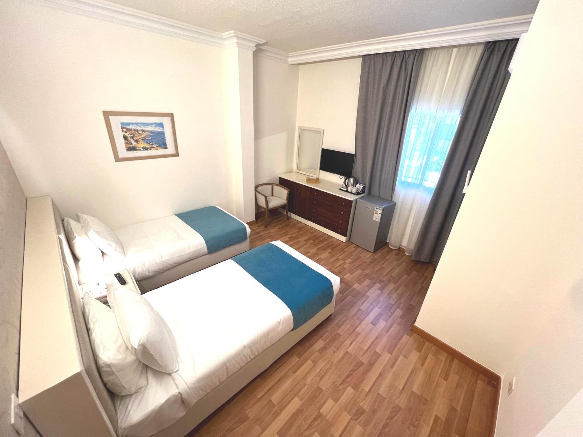 Hotel Mediterranee Beyrouth Exterior photo